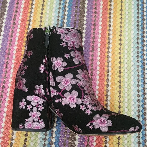 Sam Edelman Embroidered Floral Black and Pink Ankle Boots - Picture 6 of 10